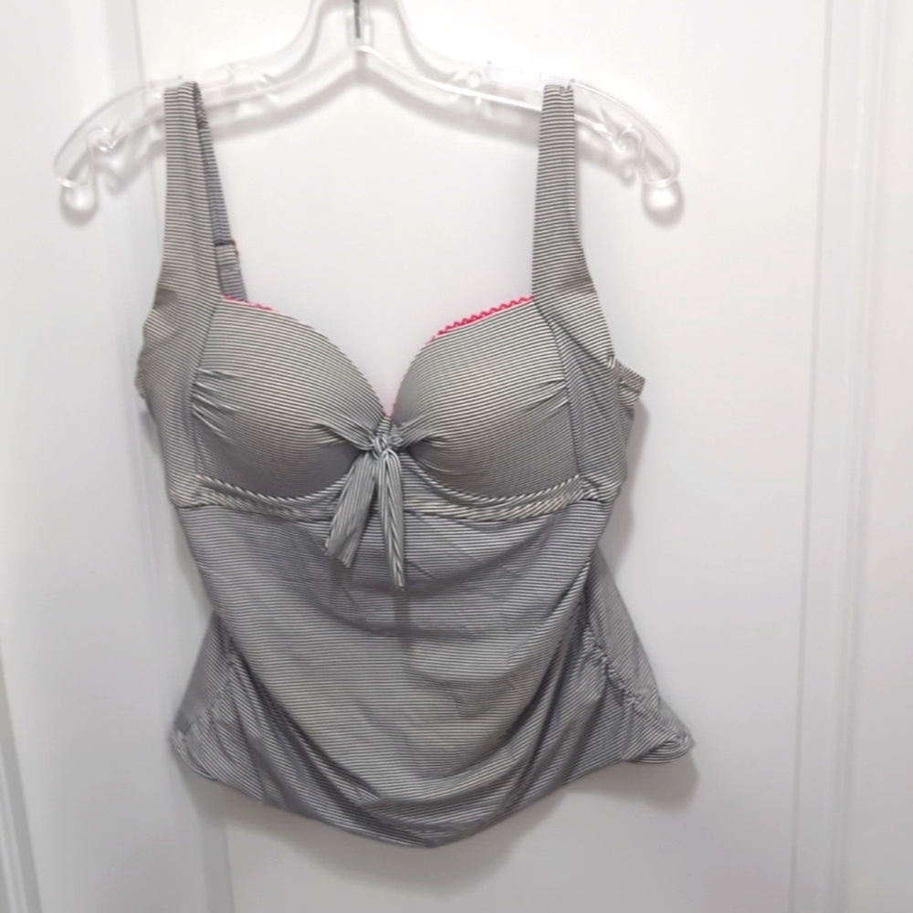 Super cute swim top